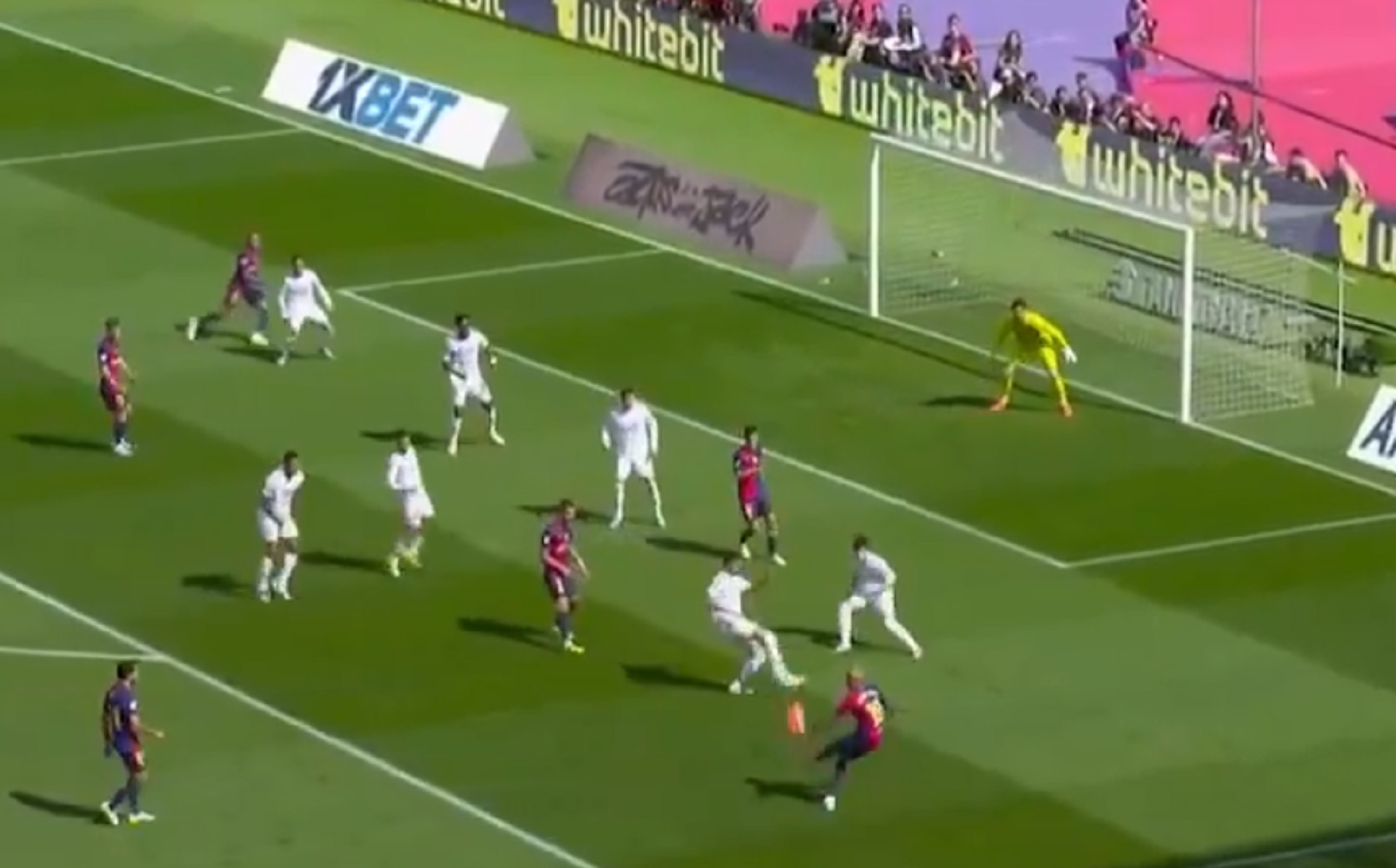 Η πλασεδάρα όνειρο του Γιαμάλ που άφησε ξερό τον Κουρτουά (vid)