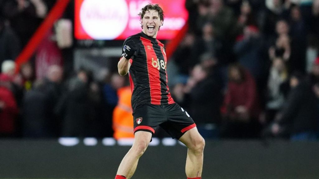 Τα σκάει χοντρά για στόπερ η Παρί Σεν Ζερμέν