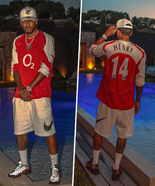 Άρσεναλ: Ιδού η φωτογραφία του Πιερ Εμερίκ Ομπαμεγιάνγκ με τη φανέλα της παλιάς του ομάδας