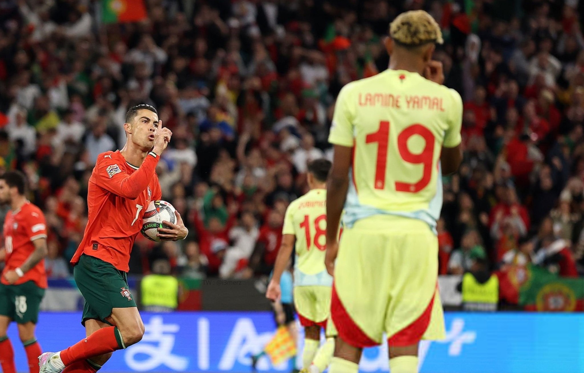 Τον «κατάπιε» ο Κριστιάνο: Ο Πορτογάλος έγινε…αμυντικός για να κόψει τον Γιαμάλ! (vids)