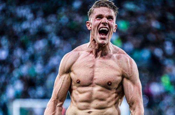 Άρσεναλ: Τα έχει βρει όλα... μπαστούνια