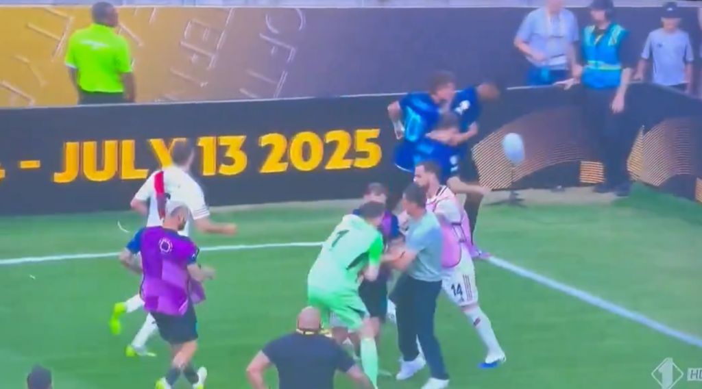 Σκηνές… ροκ μετά το τέλος του αγώνα της Ίντερ με τη Ρίβερ Πλέιτ! (vid)