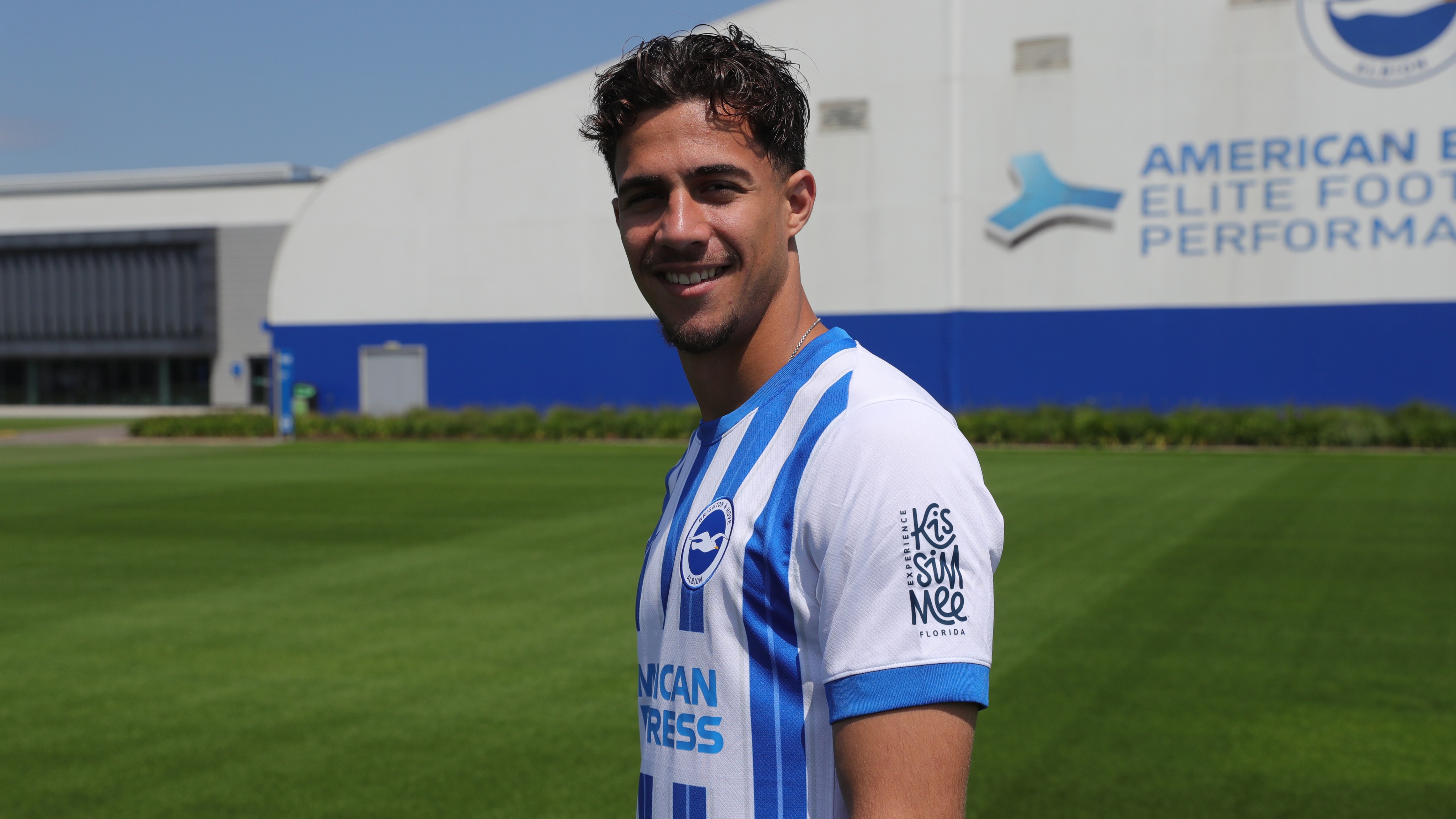 «Ο νέος Έλληνας γλάρος μας» – Τρέλα στη Μπράιτον με τον Κωστούλα (pic)