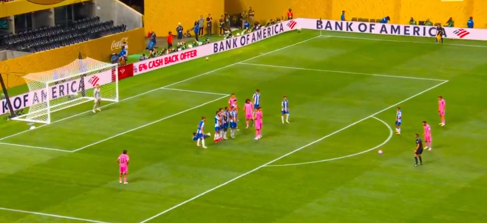 Αυτά τα φάουλ για τον Μέσι είναι σαν… πέναλτι: ΑΠΙΘΑΝΟ γκολ του Αργεντινού και κλάμα οι haters! (vid)