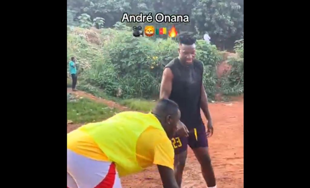 Ο Ονάνα είναι ο πιο ταπεινός παίκτης που θα δεις: Παίζει ακόμα και τώρα στις αλάνες του Καμερούν! (vid)