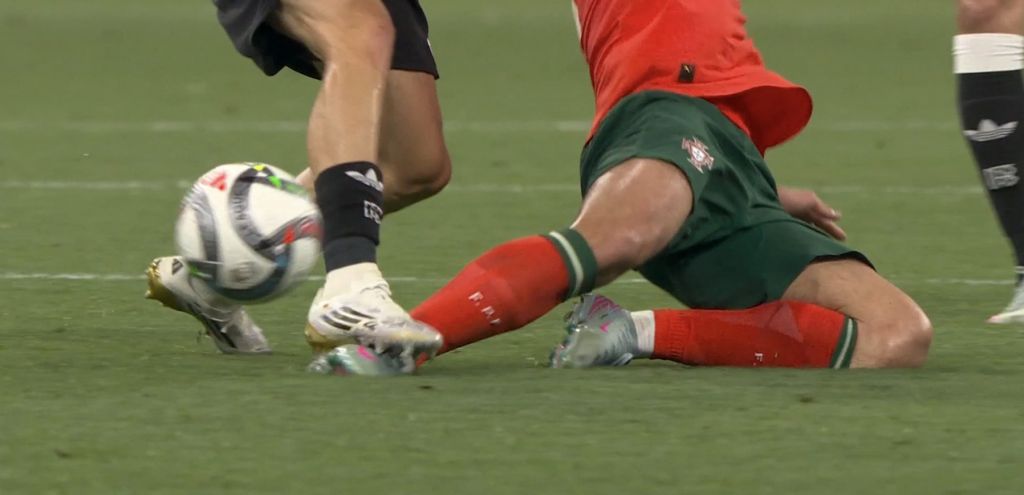 O Βιρτς δεν πρόλαβε να πάει στη Λίβερπουλ και έγινε ήδη ο αγαπημένος της εξέδρας με αυτό το χτύπημα! (vid)