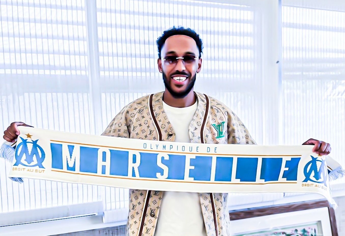 Στη Μαρσέιγ και επίσημα ο Ομπαμεγιάνγκ – Επέστρεψε σαν ροκ σταρ!