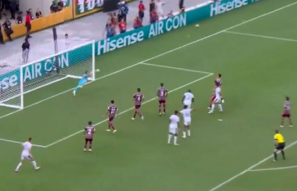 Παγκόσμιο Κύπελλο Συλλόγων: Ο 44χρονος Φάμπιο της Φλουμινένσε έκανε την απόκρουση της διοργάνωσης (vid)