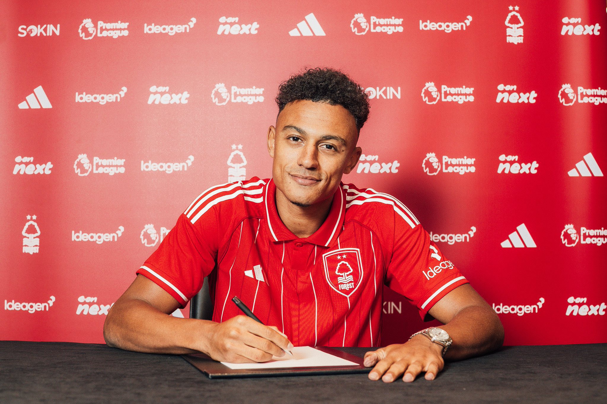 Νότιγχαμ Φόρεστ: Τεράστια μεταγραφή 40 εκατ. ευρώ με εντολή Μαρινάκη (pic)