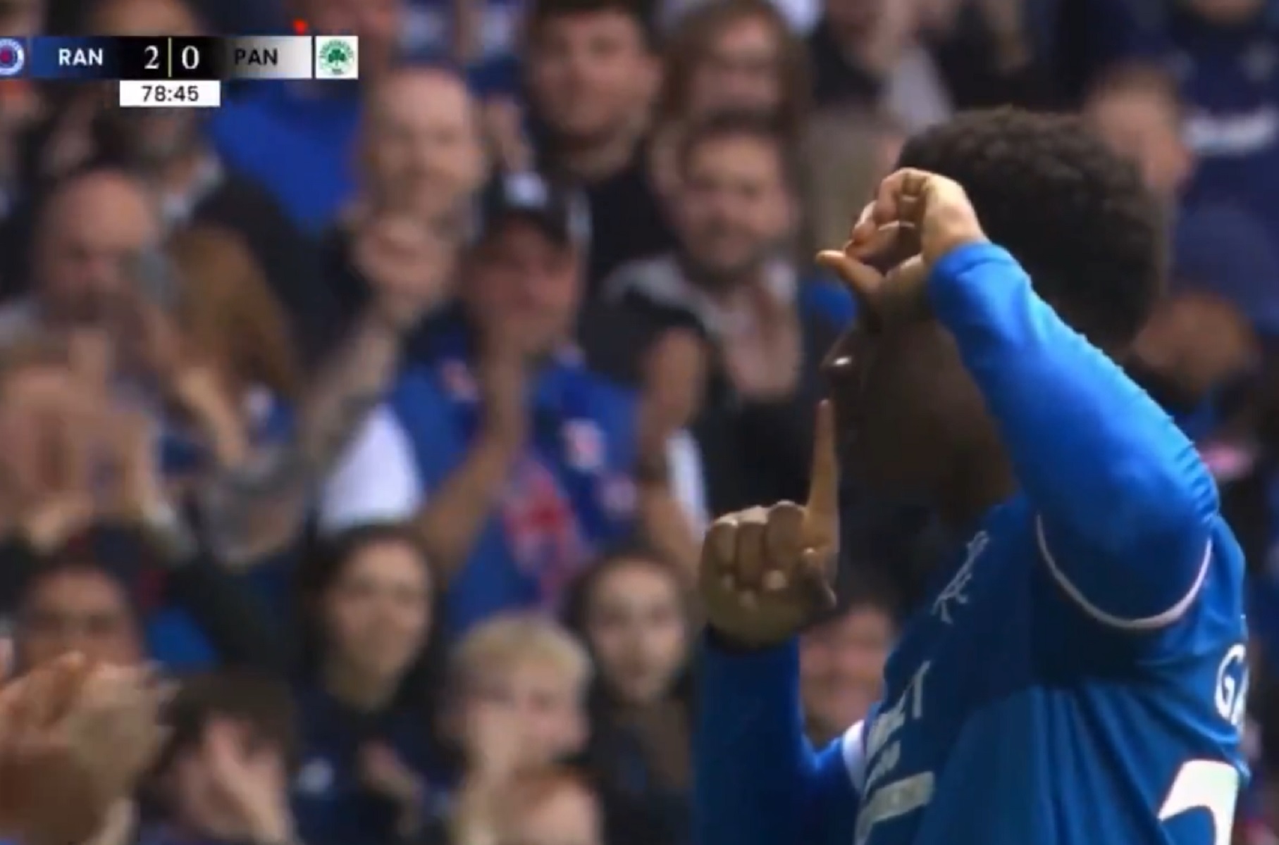 Ο Γκασαμά… εκτέλεσε το «Τριφύλλι» (vid)