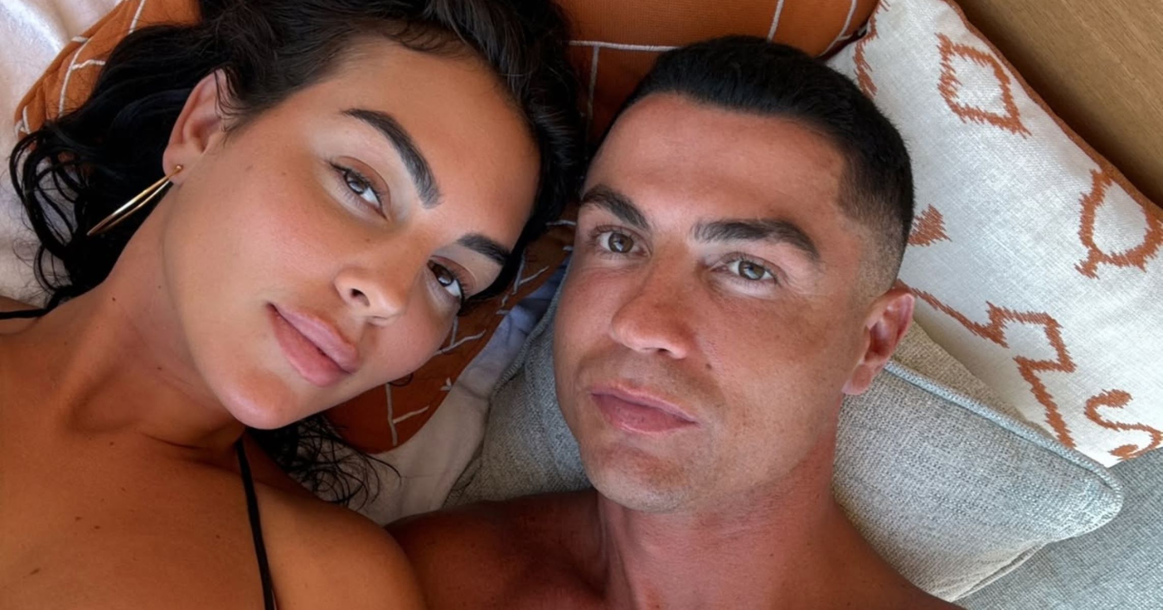 H Τζεορτζίνα Ροντρίγκεζ μας γύρισε την πλάτη (pics)