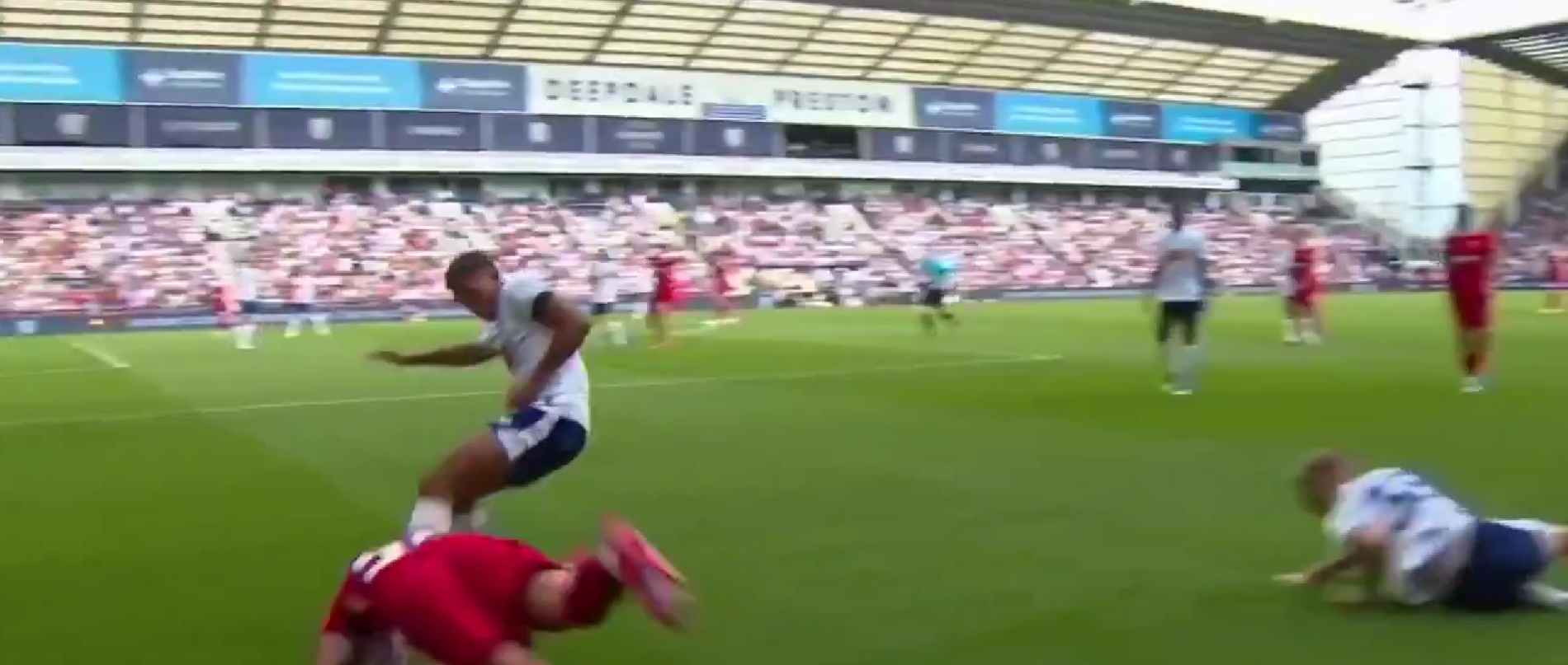 Θα τον λατρέψουν οι φίλοι της Λίβερπουλ: Τάκλιν με το… κεφάλι από τον Κέρκες! (vid)