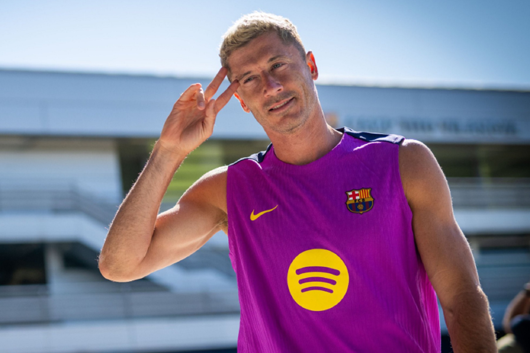 Πάει η πλατίνα… σύννεφο στην Μπαρτσελόνα – Νέο look για Γκάβι και Λεβαντόφσκι (pics)