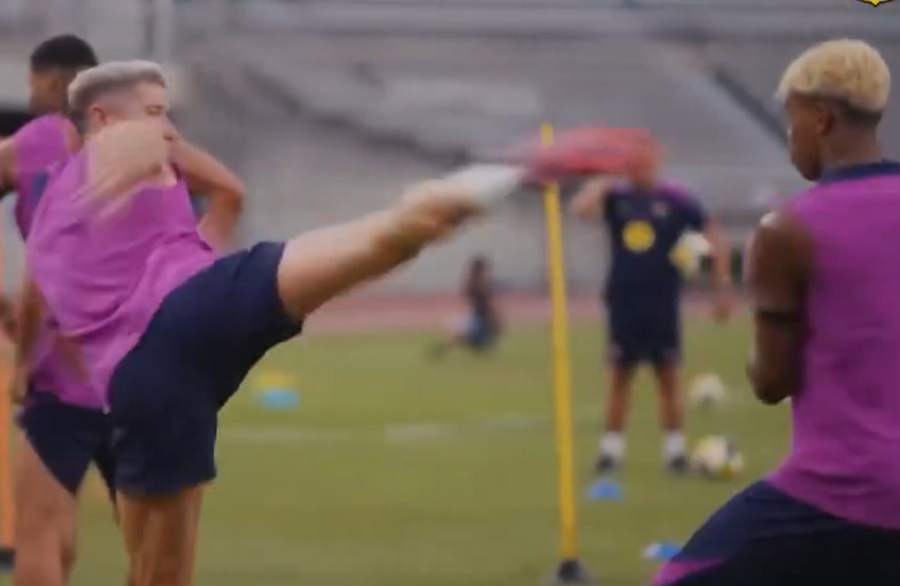 Ο Γιαμάλ… τσάντισε τον Λεβαντόφσκι (Δείτε βίντεο)