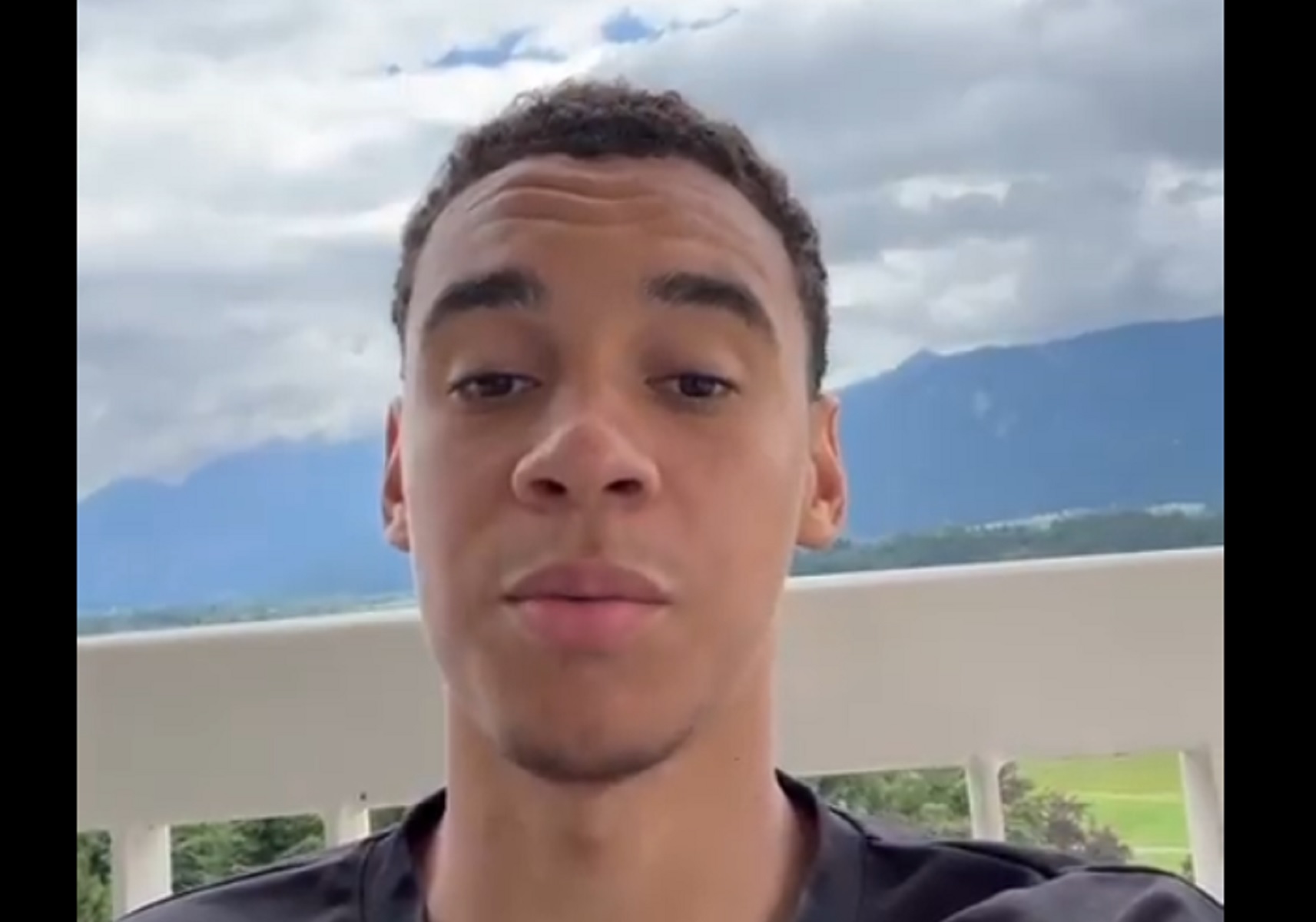 To μήνυμα του Μουσιάλα μετά τον σοκαριστικό τραυματισμό του (vid)