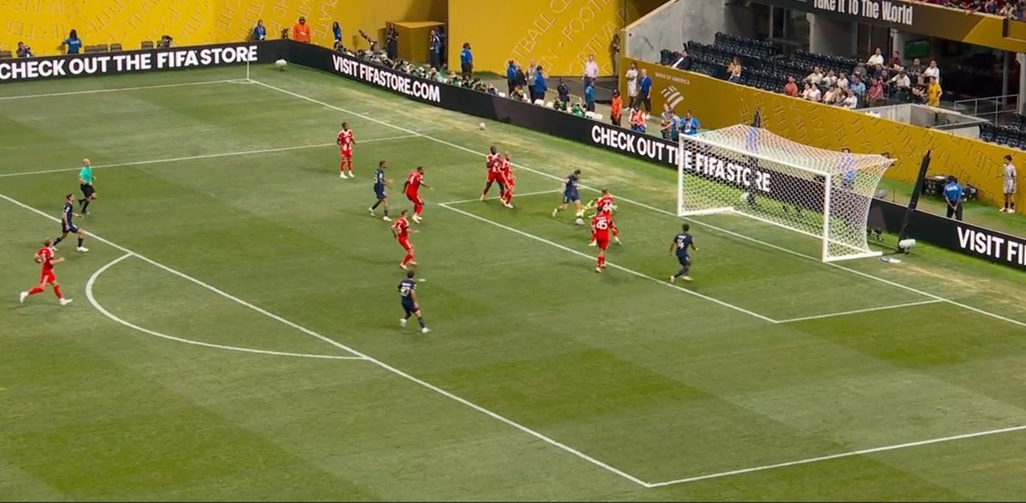 Νόιερ και Ντοναρούμα έκαναν τον πλανήτη να… παραμιλάει με ΑΥΤΑ που έπιασαν! (vids)