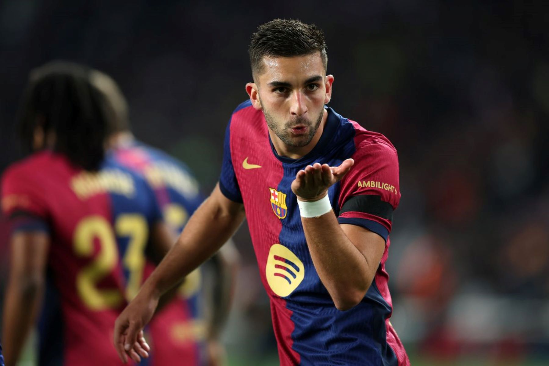 H «λευκή επιταγή» που έρχεται να σώσει την Μπαρτσελόνα