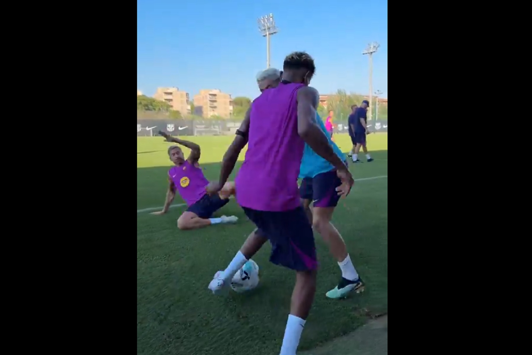 Η ανελέητη «σακούλα» του Γιαμάλ σε Λεβαντόφσκι και Γκάβι (vid)