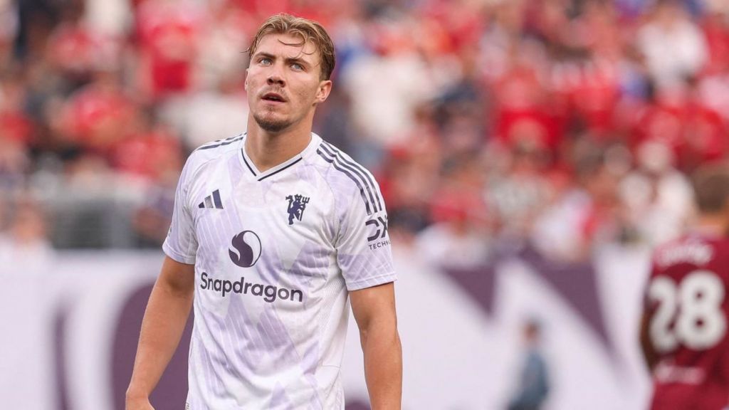 Κάνουν τον σταυρό τους στη Γιουνάιτεντ: Βρέθηκε η τέλεια λύση με Χόιλουντ