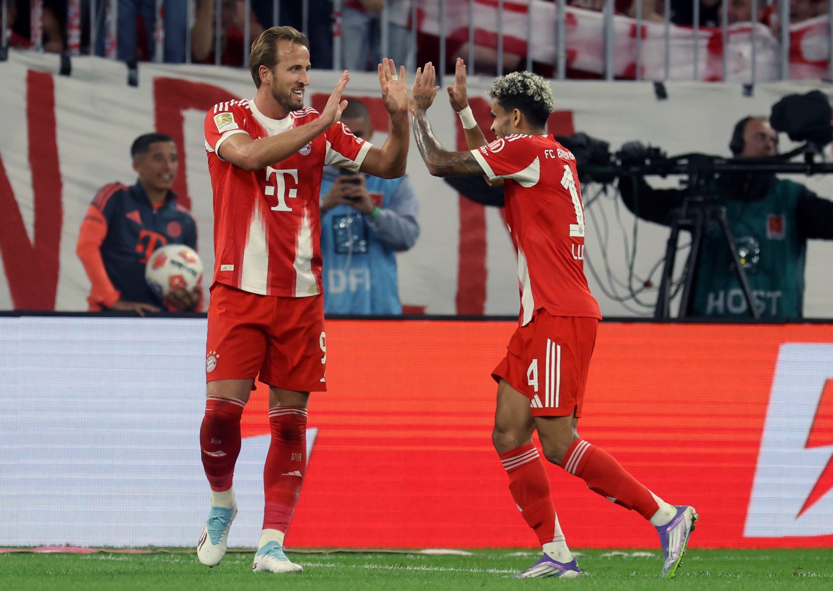 Τρελό σενάριο για διπλή μεταγραφή της Μπάγερν από το ρόστερ της Γιουνάιτεντ