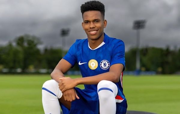 Μεγάλη ατάκα από Εστεβάο: «Ήρθα στη μεγαλύτερη ομάδα του κόσμου, την Τσέλσι»