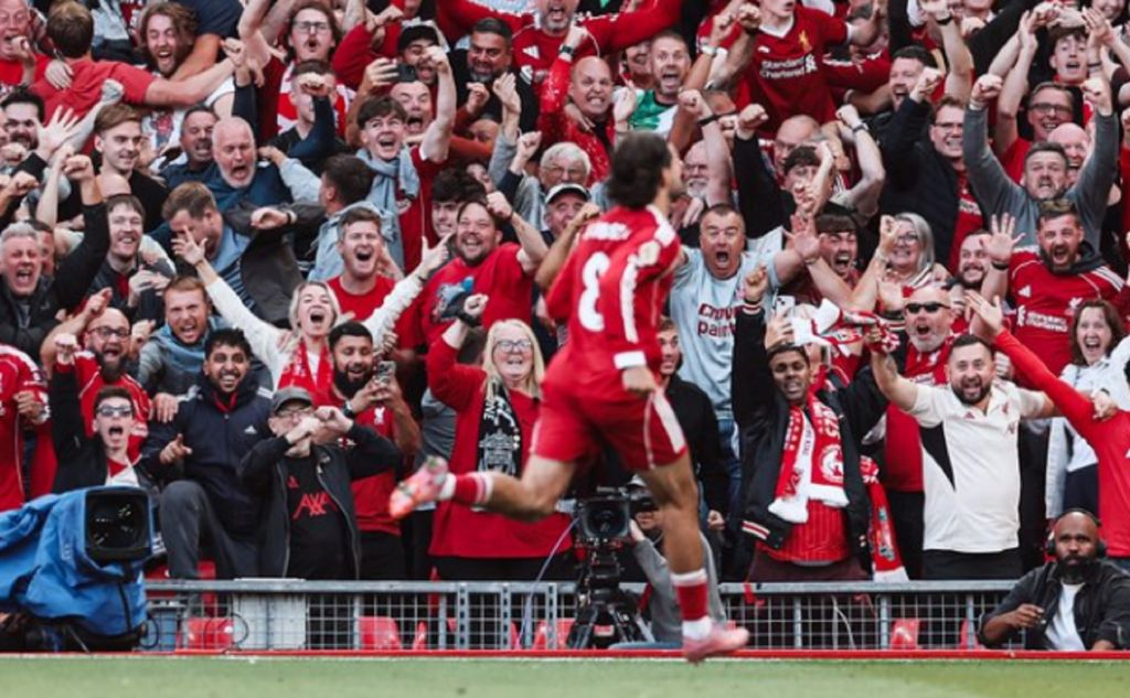 Η Λίβερπουλ ανανεώνει το αγαπημένο παιδί του Άνφιλντ