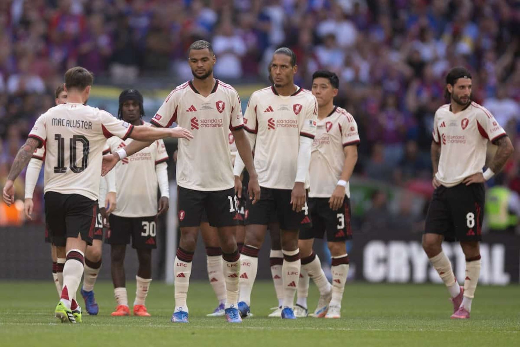 Λίβερπουλ: Η ενδεκάδα των «Κόκκινων» με την προσθήκη του Γκουεχί