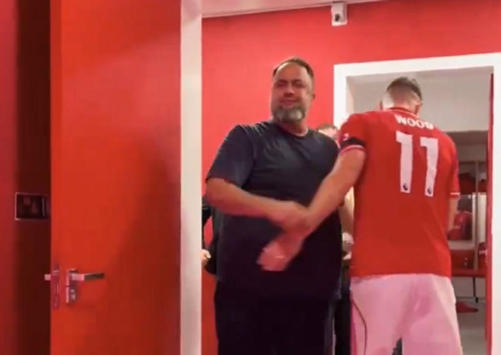 Τρέλα με Μαρινάκη στην Νότιγχαμ: Έγινε σύνθημα στα χείλη των οπαδών ο Έλληνας μεγαλομέτοχος (vid)