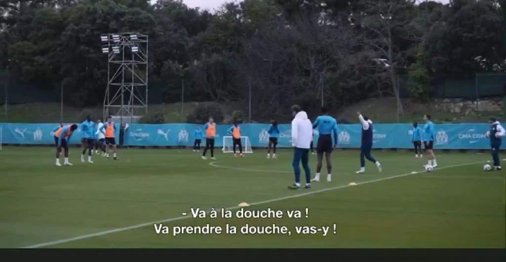 Τρομερό βίντεο από προπόνηση της Μαρσέιγ: Έξαλλος ο Ντε Τσέρμπι «καθάρισε» παίκτη σε μία στιγμή! (vid)