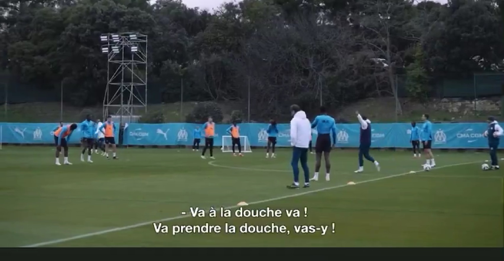 Τρομερό βίντεο από προπόνηση της Μαρσέιγ: Έξαλλος ο Ντε Τσέρμπι «καθάρισε» παίκτη σε μία στιγμή! (vid)