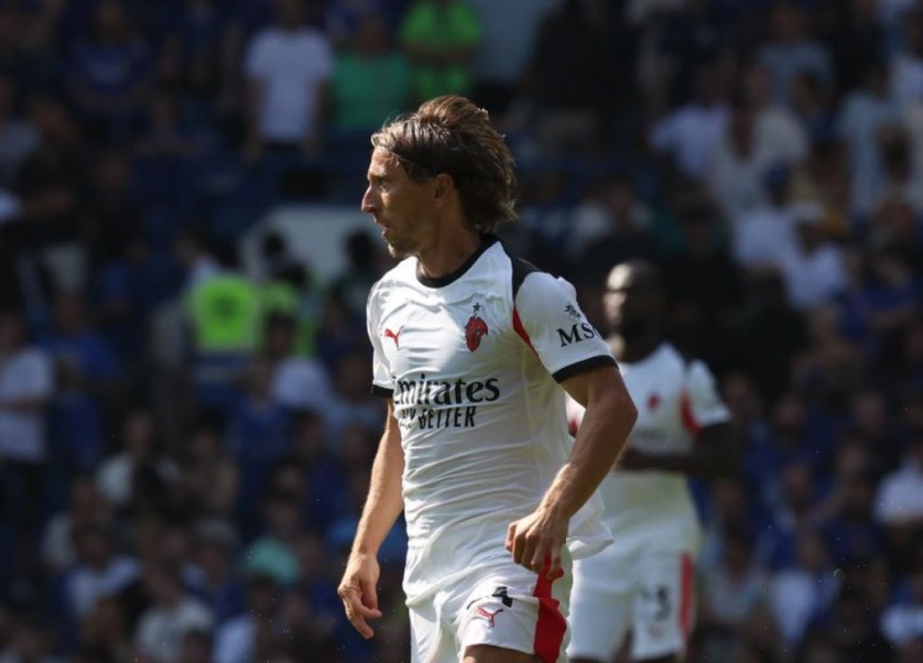 Μίλαν: Ντεμπούτο Μόντριτς – Του… πάει η νέα φανέλα (pic)