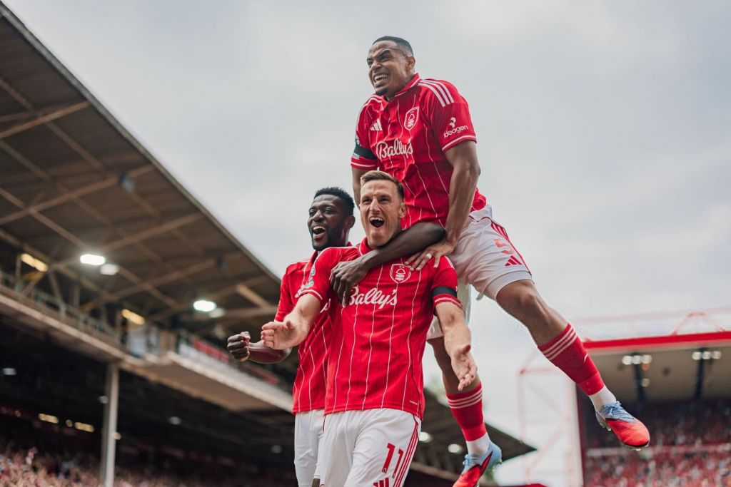 Το καμάρι του Μαρινάκη: Η Νότιγχαμ διέλυσε τη Μπρέντφορντ (vid)