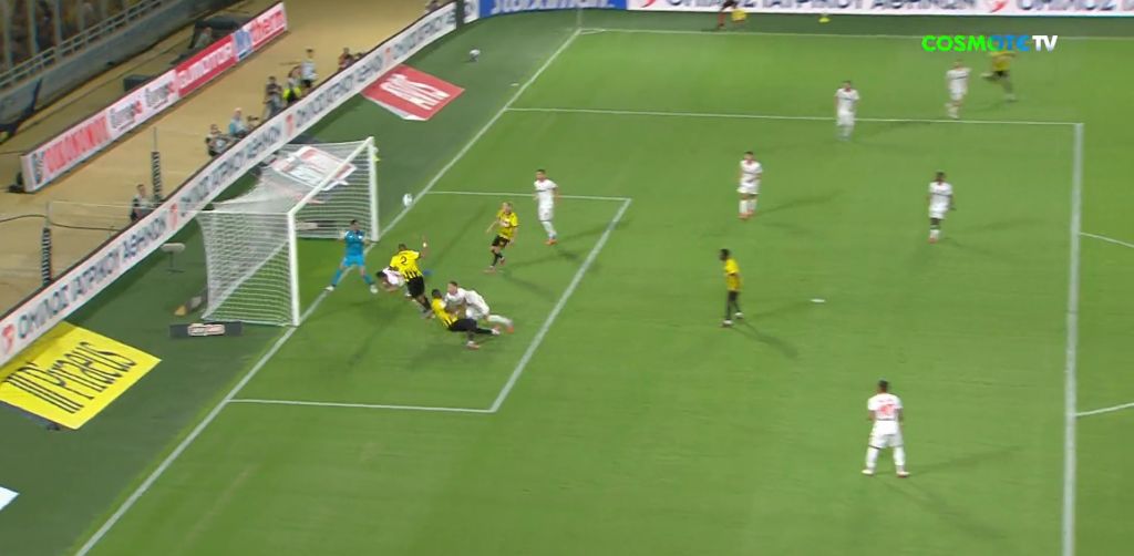 Κανείς σε ΟΛΗ την Ελλάδα δεν μπορεί να καταλάβει πως το έχασε αυτό ο Μουκουντί! (vid)