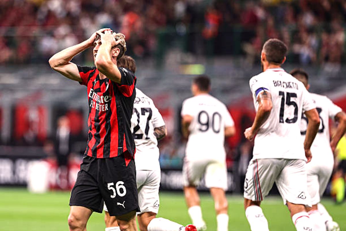 Σαλεμάκερς: «Είναι βαριά της Μίλαν η φανέλα! Το καθήκον μας είναι ένα…»