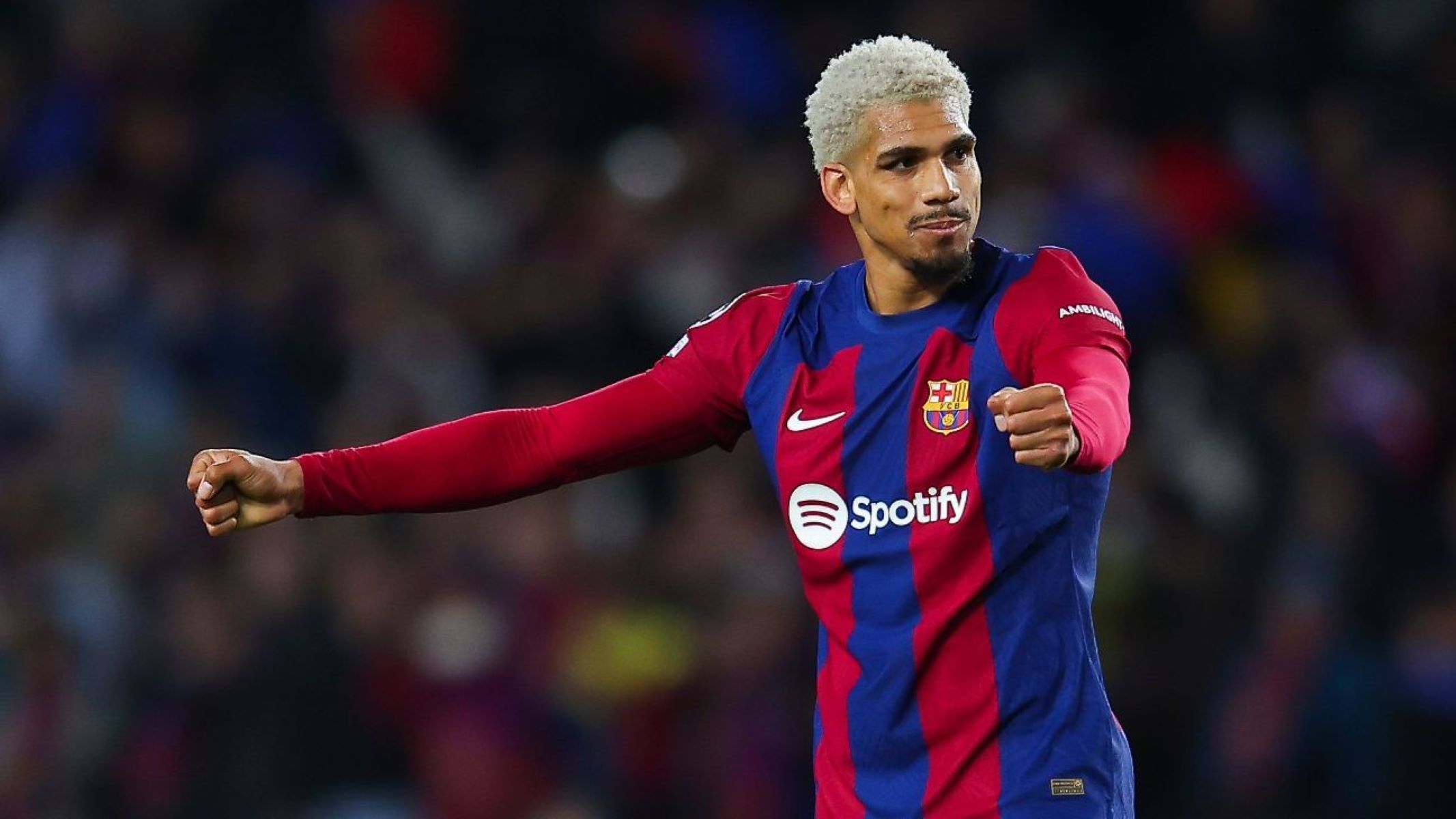 Οι Ισπανοί «στέλνουν» τον Ρόναλντ Αραούχο στους πρωταθλητές Αγγλίας