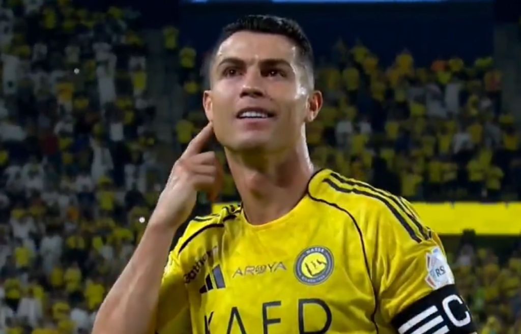 O Κριστιάνο έπιασε τα 945 γκολ και έστειλε τους Μέσι φανς… για ύπνο (vid)