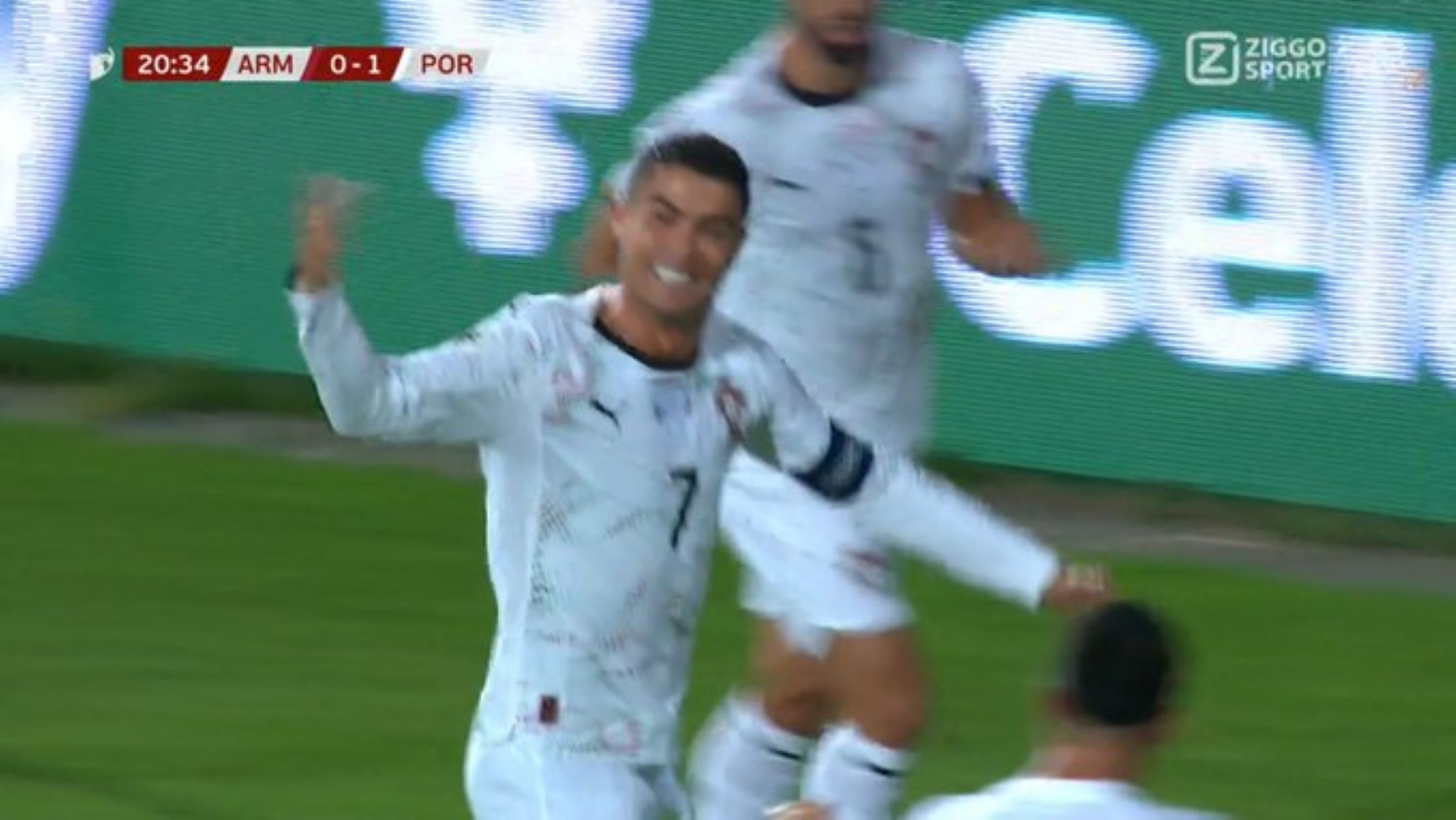 Η ιστορία γράφει… Κριστιάνο – «Κέρασε» με γκολ την Αρμενία (vid)