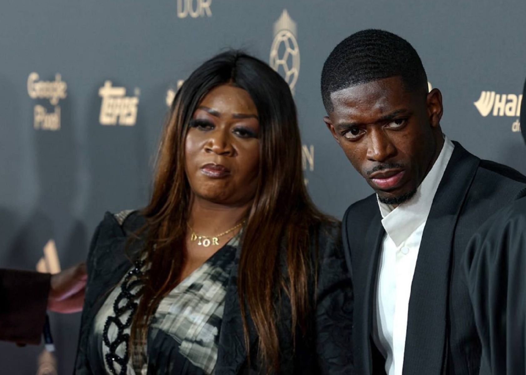 Μητέρα Ντεμπελέ: «Δεν με εκπλήσσει τίποτα, το ποδόσφαιρο είναι η ζωή του»