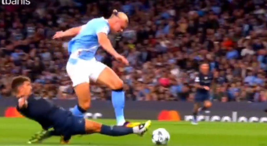 Σίτι – Νάπολι: Απευθείας κόκκινη κάρτα ο Ντι Λορέντζο στο 20′ (vid)