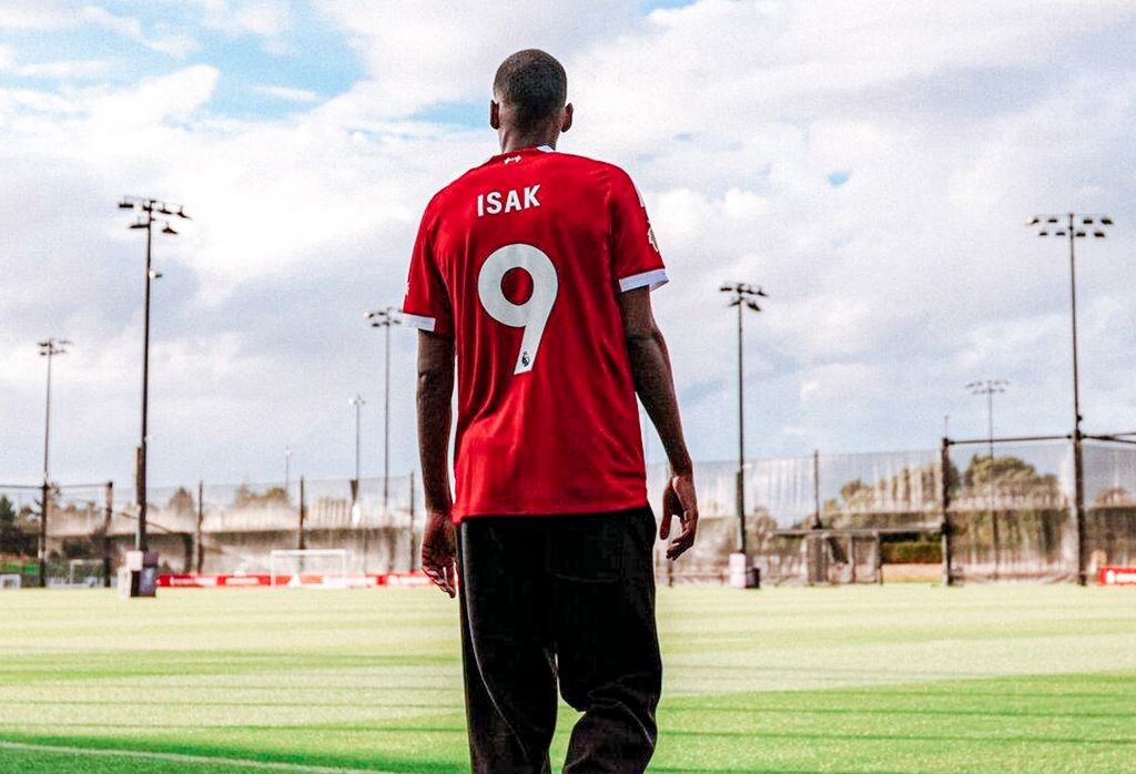 Έγιναν ήδη viral οι δηλώσεις του Ίσακ: «Ήρθα στη Λίβερπουλ για να σηκώσω κούπες!»