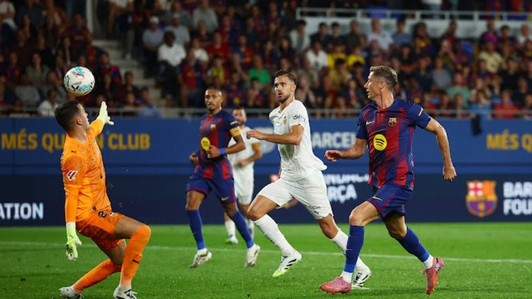 Οι Ισπανοί στέλνουν τον Λεβαντόφσκι από την Μπαρτσελόνα στη Μαδρίτη