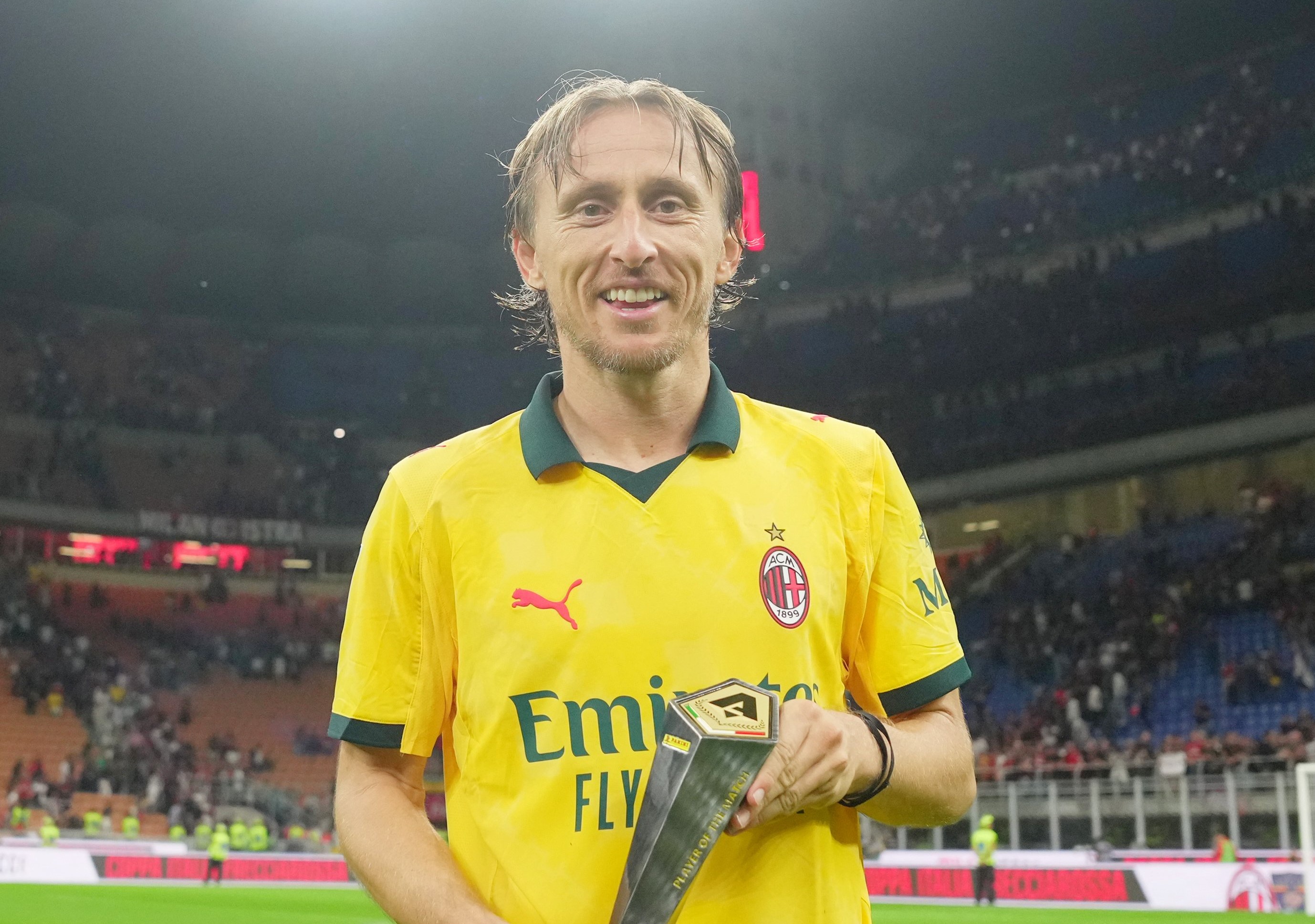 Μίλαν: Βιονικός Μόντριτς – Του υποκλίνονται όλοι μετά την σούπερ εμφάνιση (pic)