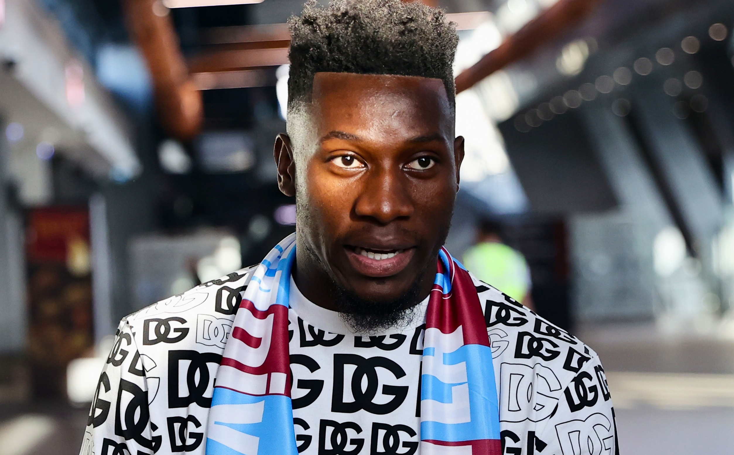 Ο Ονάνα πήγε και επίσημα στην Τουρκία για να προσφέρει… γέλιο!