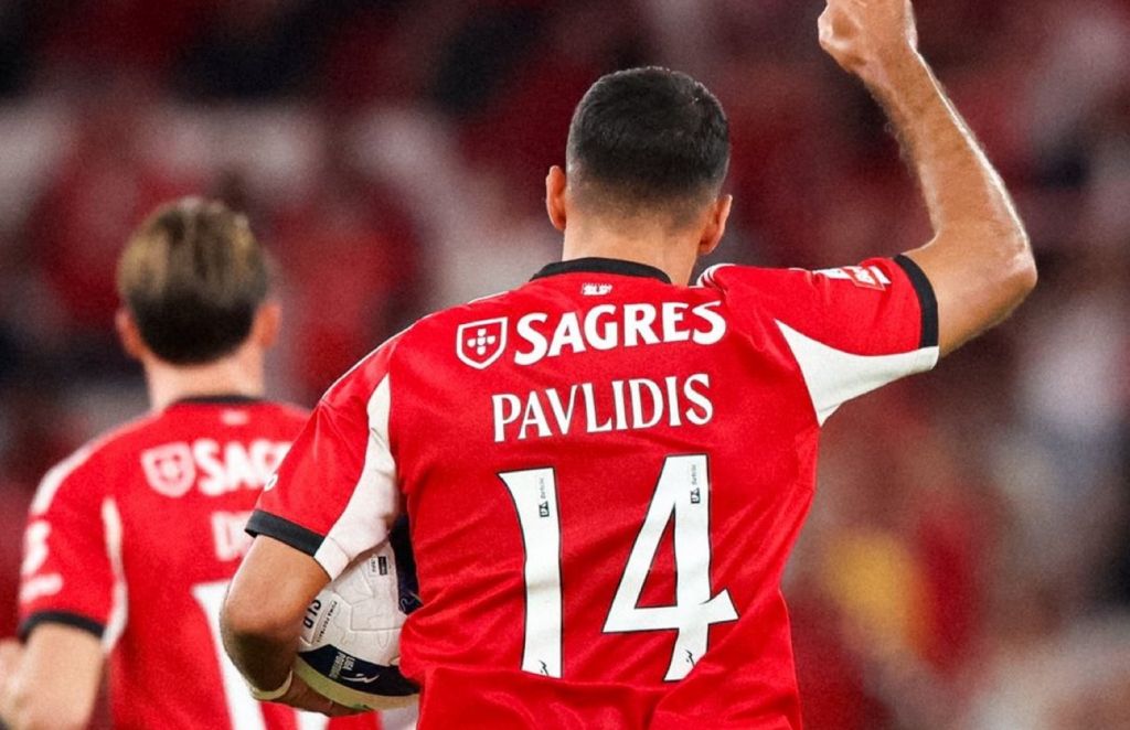 Μέχρι και ο Μουρίνιο… προσκύνησε τον «Έλληνα Θεό»: Απίθανο ματς από τον Παυλίδη! (vids)