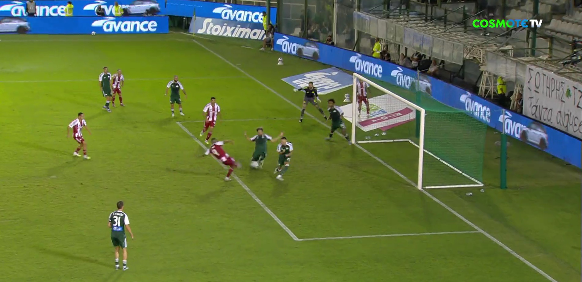 Από ωραίος, παραλίγο μοιραίος ο Ελ Καμπί: Όλες οι φάσεις που έχασε ο killer του Ολυμπιακού! (vids)