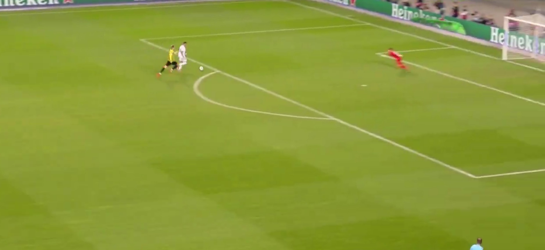 Το ποδόσφαιρο είναι πολύ απλό: Η Ρεάλ Μαδρίτης με δύο μπαλιές σκόραρε! (vid)