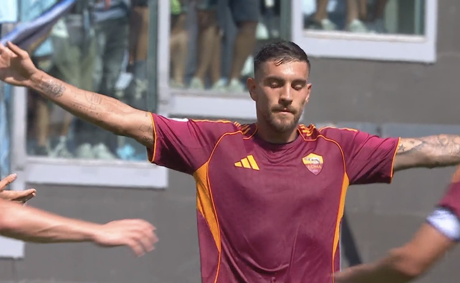 Η Ρόμα «ΚΑΡΦΩΣΕ» τη Λάτσιο – Ο ηγέτης Πελεγκρίνι έκανε την ζημιά (vid)