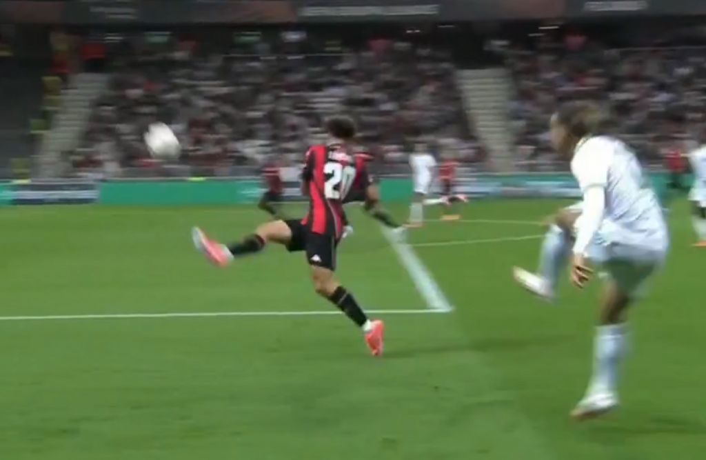 «Κατάπιε διαβήτη» ο Τσιμίκας: Μαγική ασίστ στο Νις – Ρόμα (vid)