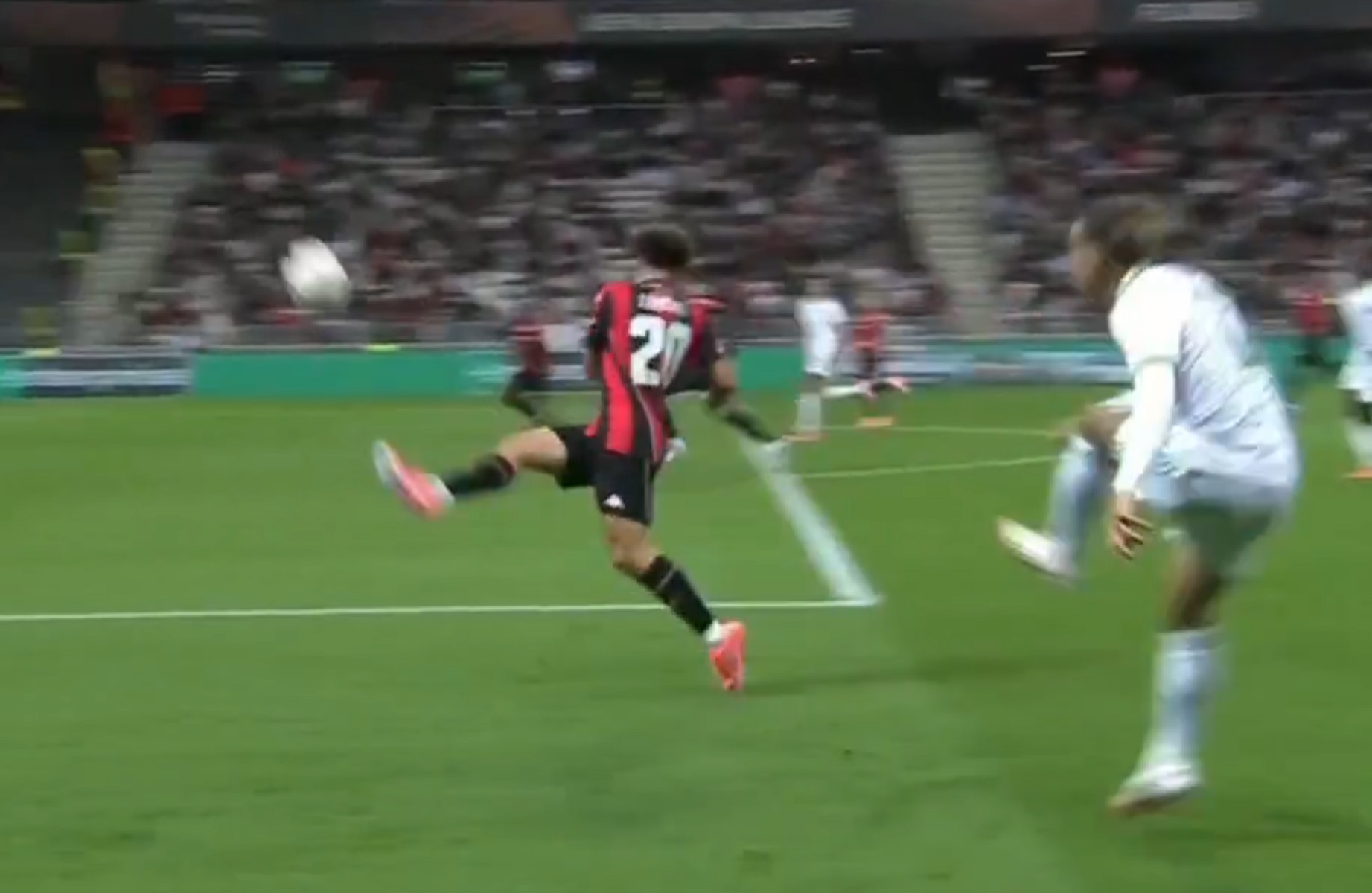 «Κατάπιε διαβήτη» ο Τσιμίκας: Μαγική ασίστ στο Νις – Ρόμα (vid)