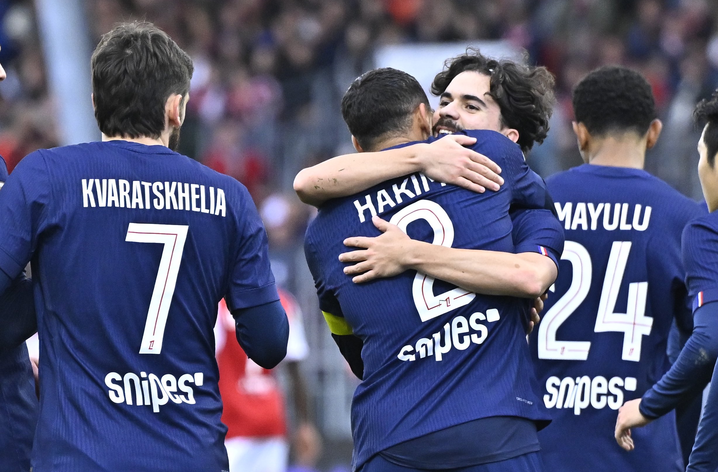 Ο Χακίμι τα κάνει όλα και συμφέρει για την Παρί! (vid)